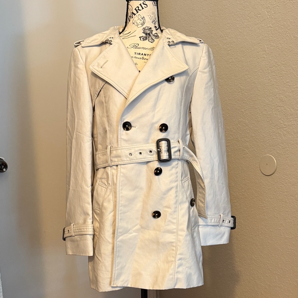 Elegant Cream Double-Breasted Women's Trench Coat
